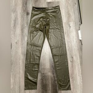 Sleek Olive Women's Leggings